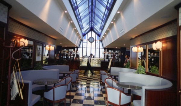 С 1 января 2016 года в столице вводятся новые требованиях к размещению летних кафе на крышах и стилобатах нежилых зданий