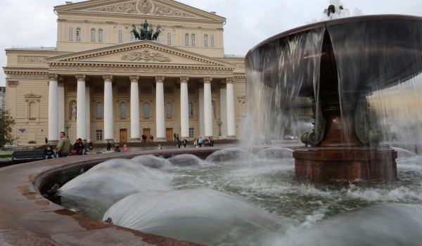 Сезон фонтанов в Москве продлен на неделю из-за теплой погоды
