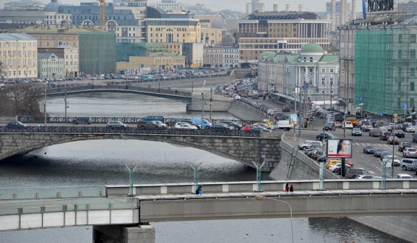 Строить разводные мосты в столице пока не планируется