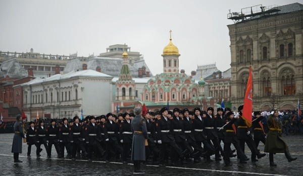 Трансляция торжественного марша 7 ноября на Красной площади будет вестись с 5 камер через сервис «Окно в город»