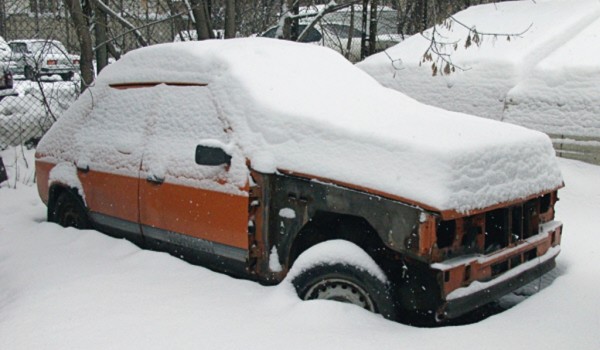 Каждую неделю в городе фиксируют еще 150-200 брошеных автомобилей