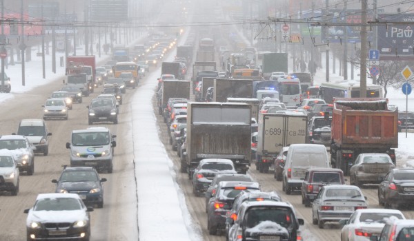 ЦОДД призывает автомобилистов пересесть на общественный транспорт в связи с неблагоприятными погодными условиями