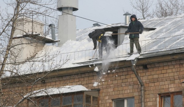 В Москве госучреждения будут оштрафованы за грязь и сосульки