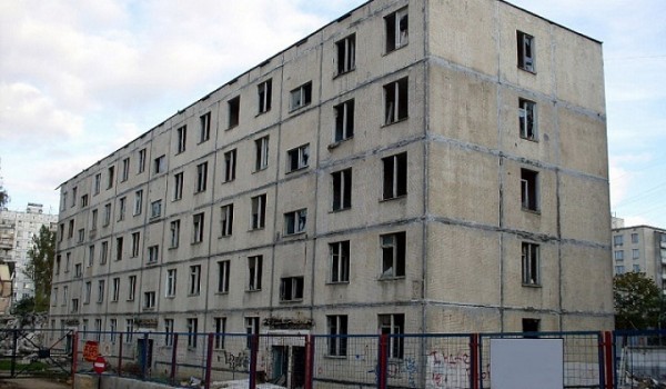 Власти Москвы снесли 73 ветхих жилых дома общей площадью 250 тыс. кв. м в 2015 г.