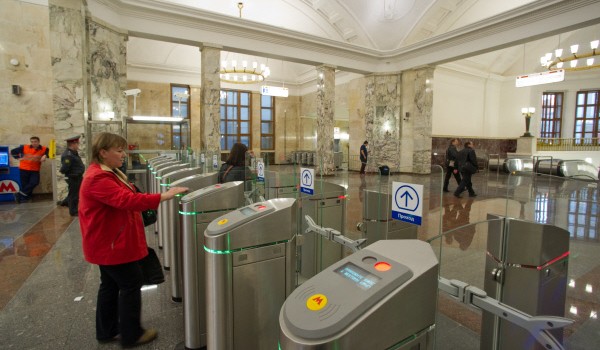 Оплатить проезд на станциях метро «Марксистская» и «Румянцево» можно с помощью банковской карты
