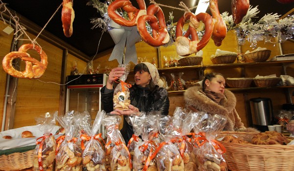 Проверки новогодних ярмарок не выявили опасные для здоровья человека продукты