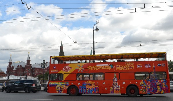 Туристическим автобусам разрешат выезжать на выделенную полосу