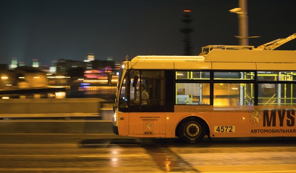 Вместо ночных троллейбусов на Садовом кольце из-за ремонта до 26 февраля будут ходить автобусы №Бк и Бч