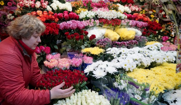 К 8 марта в столице будет открыто порядка 600 точек продажи цветов