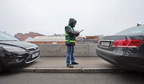 Парковочные инспекторы МАДИ получат персональные видеорегистраторы