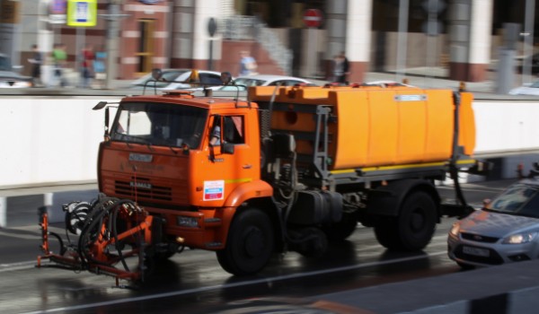 В весенней уборке улиц города участвуют порядка 6,5 тыс. единиц специальной техники