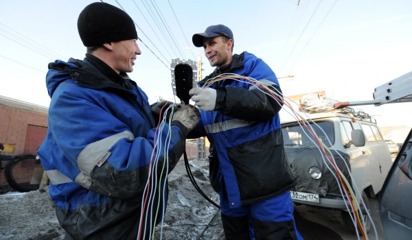 На 52 улицах Москвы провода и кабели спрячут под землю
