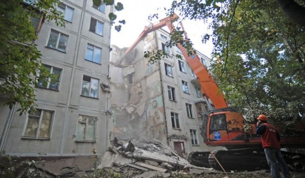 На северо-востоке Москвы сносят ветхую пятиэтажку