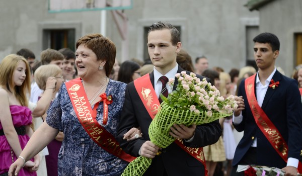 Мэр Москвы поздравил столичных выпускников с последним звонком