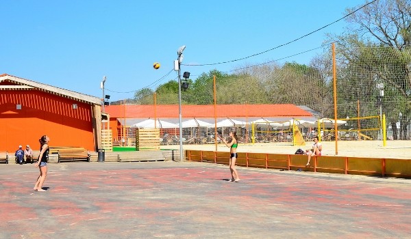 Песчаная волейбольная площадка в Парке Горького откроется в июне