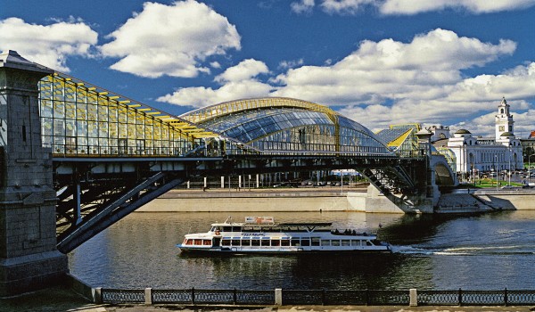 Движение на Ростовской набережной ограничат с 1 июля до 1 сентября из-за реконструкции инженерных сетей