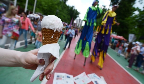 «Фабрика мороженого» открылась на Кузнецком мосту в рамках фестиваля «Московское мороженое»