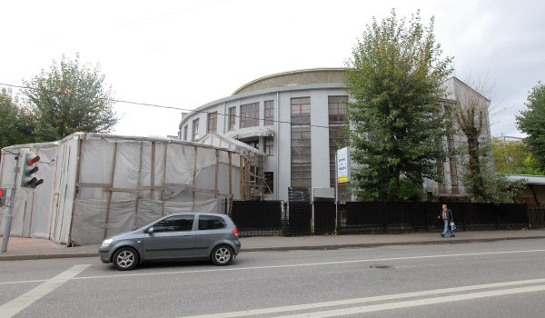 Еще 15 парковочных мест появятся на подъездной дороге к школе в мкр. Загорье 