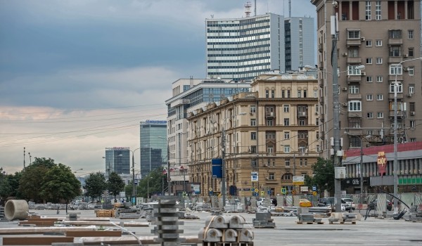 Что находится на улице. Улица новый Арбат и садовое кольцо.