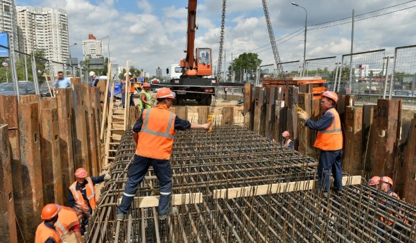 Андрей Бочкарев: эстакада на пересечении улиц Рябиновая и генерала Дорохова будет открыта в сентябре