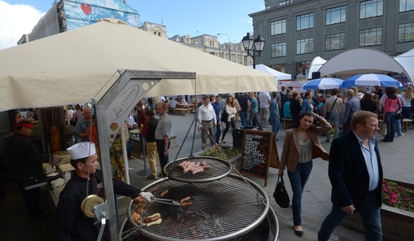 Порядка 100 тыс. порций известных по фильмам блюд могут продать рестораторы на фестивале «Московское кино»