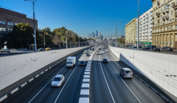 Московские власти могут вынести на обсуждение вопрос о снижении максимальной скорости до 50 км в час