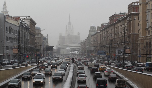 Наземный общественный транспорт города работает в штатном режиме после снегопада