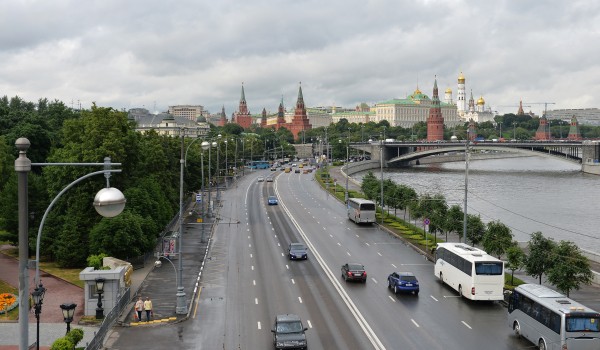 Власти Москвы ищут подрядчика для благоустройства Кадашевской и Якиманской набережных в 2017 году