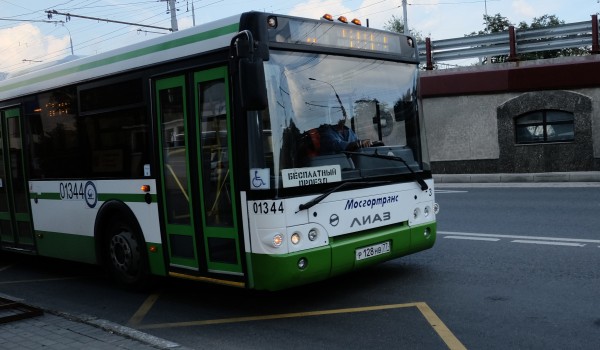 Почти 90% автобусов Москвы приспособлены для людей с инвалидностью