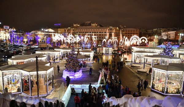 Ассортимент торговых шале фестивальных площадок "Путешествия в Рождество" в Москве  обновится в  первые дни нового года