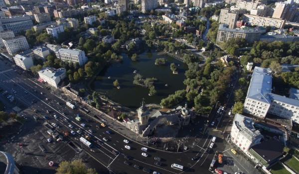 Новый пешеходный мост в московском зоопарке начнут строить в 2017 году	