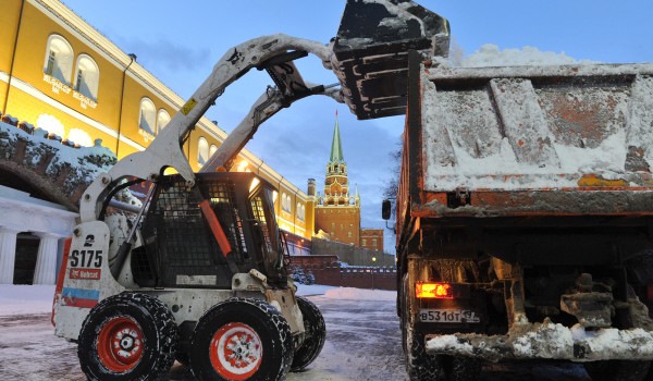 Порядка 2 млн кубометров снега было вывезено из Москвы в новогодние праздники