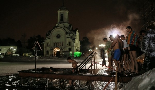 В 423 храмах и церквях Москвы пройдут крещенские службы