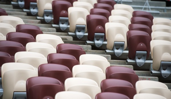 Порядка 42 тыс. кресел для болельщиков установили на трибунах стадиона «Лужники»
