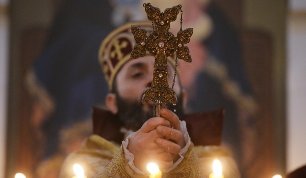 В апреле планируется провести освящение куполов и крестов Храма в честь великомученика Дмитрия Солунского