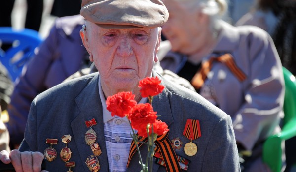 Московские ветераны получат денежные выплаты к Дню Победы