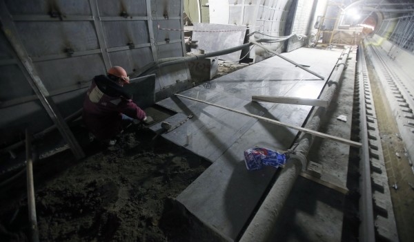 На станции метро «Мичуринский проспект» начались работы по гидроизоляции платформы