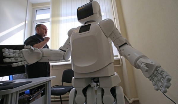Конструирование роботов и roboracing ждут участников весеннего «Роболагеря» на ВДНХ