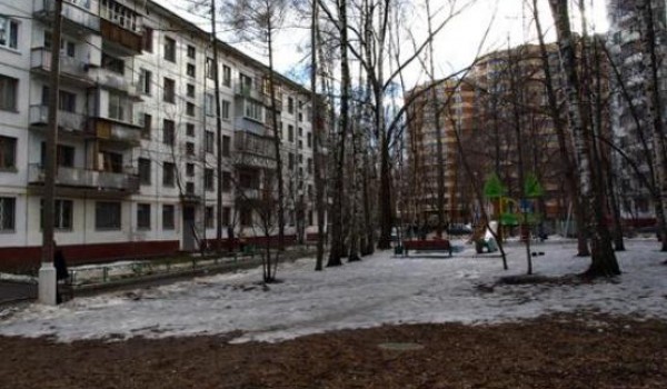 Начался снос очередной ветхой пятиэтажки на северо-востоке Москвы