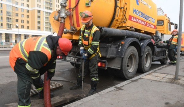Мосводосток получил 13 заявок на устранение подтоплений на столичных улица