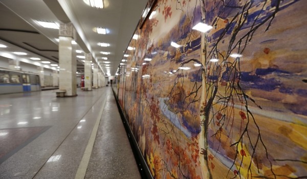 Поезд «Акварель» с весенней экспозицией запустили на Арбатско-Покровской линии метро