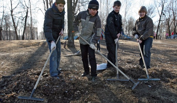 В первом общегородском субботнике приняли участие более 1 млн человек