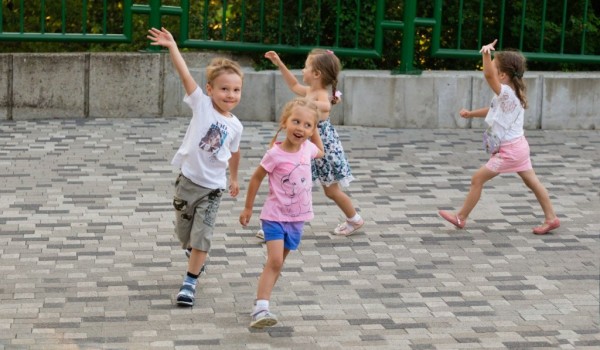 Жители Москвы подали более 19 000 заявлений на выбор конкретной базы отдыха для детей за один день