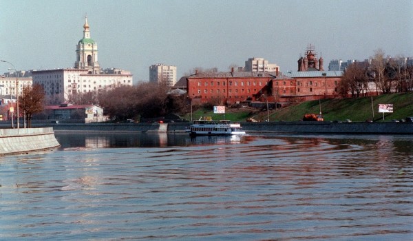 Участок Крутицкой набережной расширят до четырех полос за счет акватории Москвы-реки до 2019 года