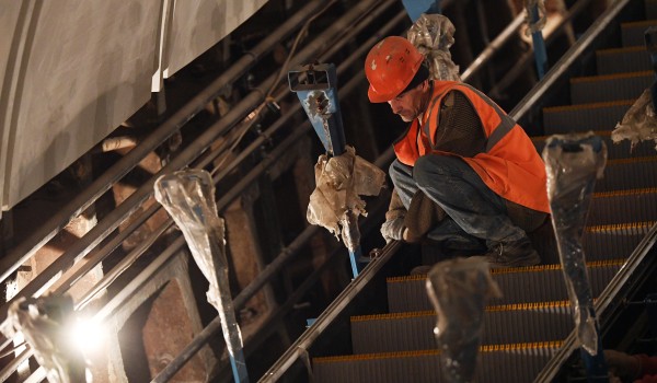 На станции «Киевская» Кольцевой линии метро закрыли на ремонт эскалатор
