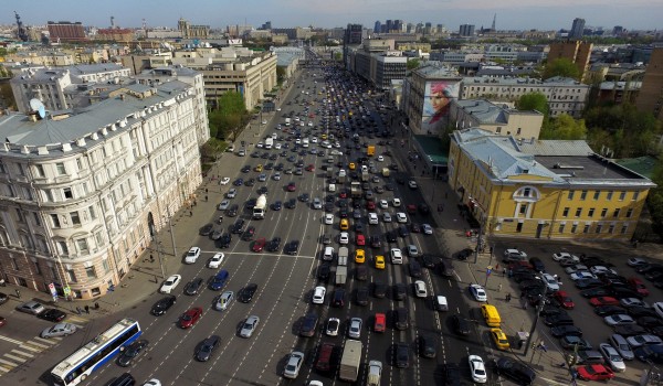 В центре Москвы отмечается снижение скорости движения в 2 раза