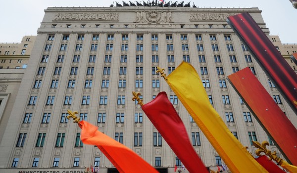 Облака над столицей будут разгонять 10 самолетов с ночи перед Днем Победы