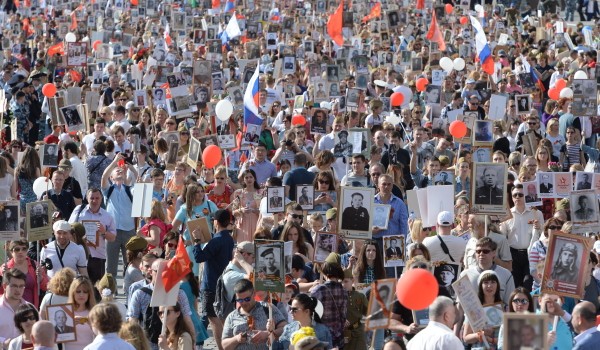 Движение транспорта перекроют на 8 улицах Москвы 9 мая из-за шествия «Бессмертный полк»