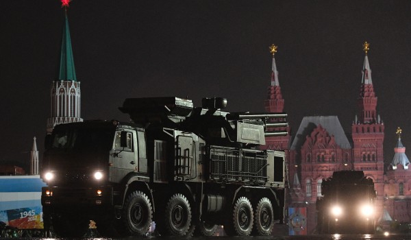 Ситуация на дорогах в центре города в вечерний час пик осложнится из-за репетиции Парада