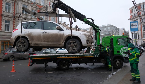 Порядка 600 машин без номеров и с фальшивыми регистрационными знаками эвакуировано в столице с начала мая